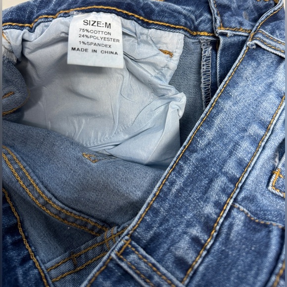 US Flag Patchwork Distressed Jeans Size Medium - Picture 7 of 8